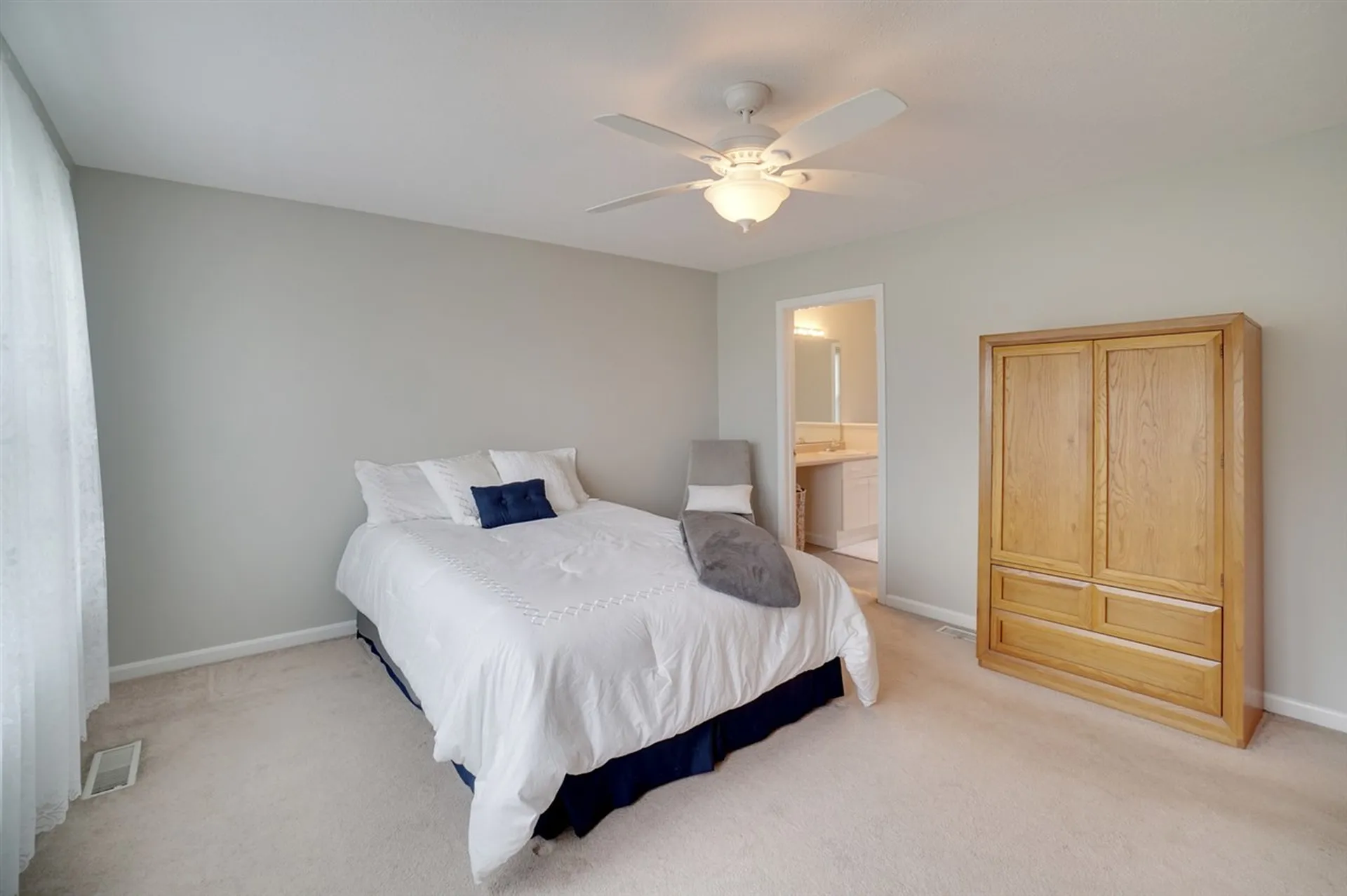 70 Naticook Avenue Litchfield NH 03052