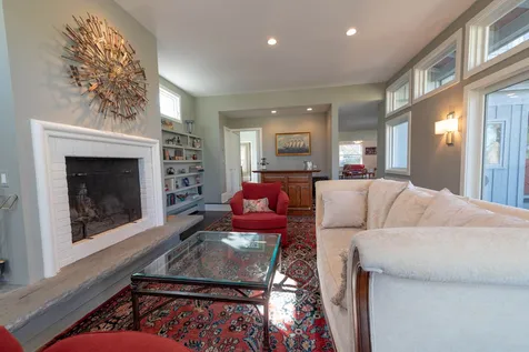 23 Pleasant Street Wolfeboro NH 03894
