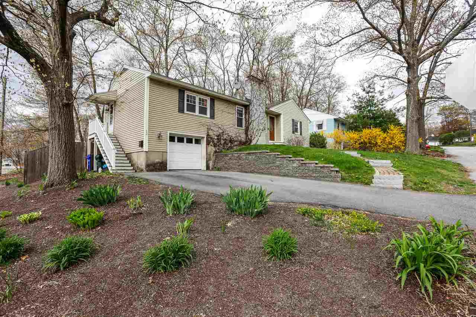 12 Sunset Drive Manchester NH 03104