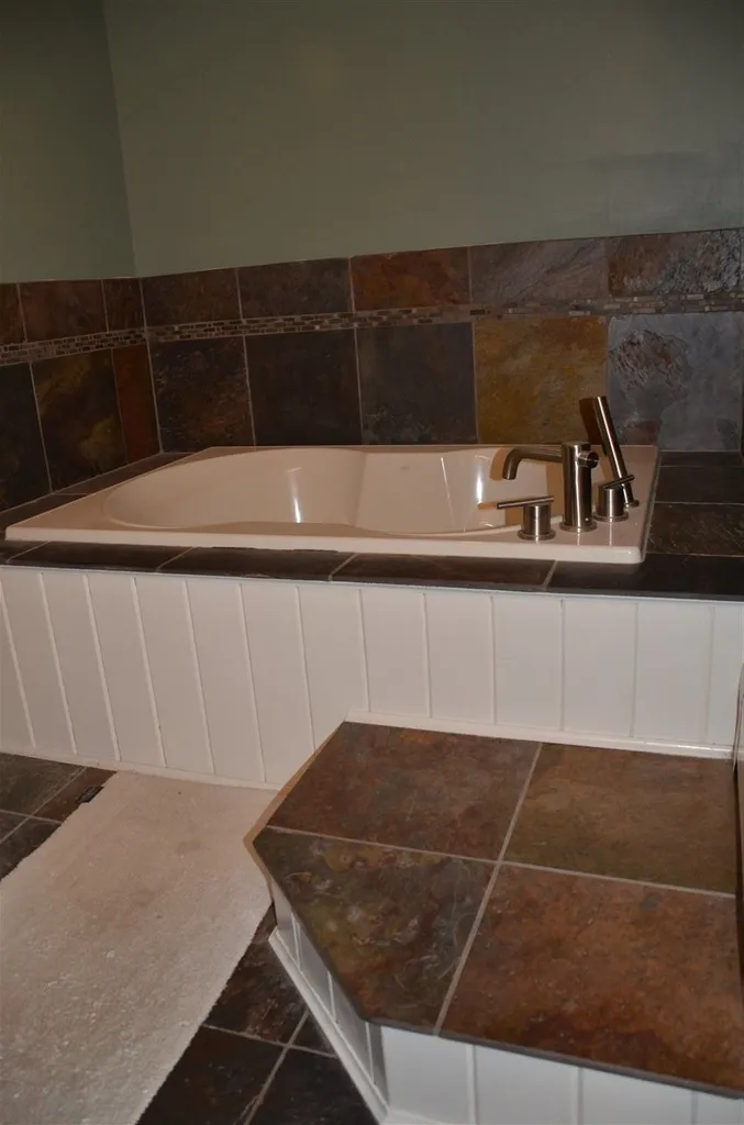 18 Rockland Street Burlington VT 05408