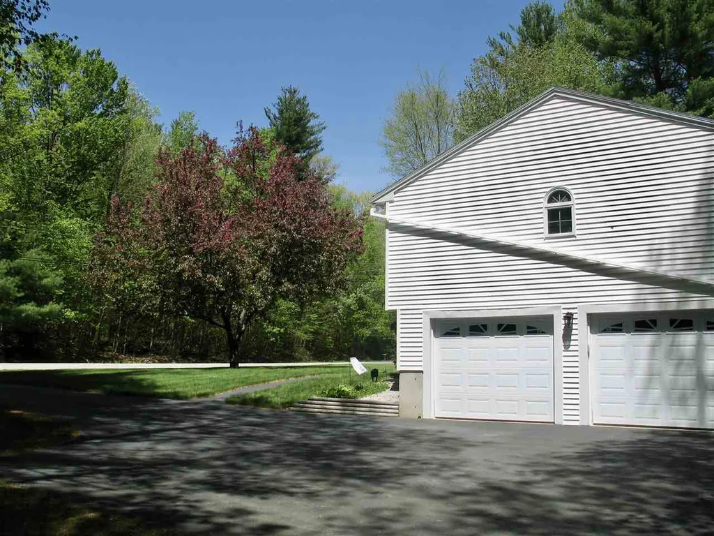 6 Woodland Drive Kingston NH 03848