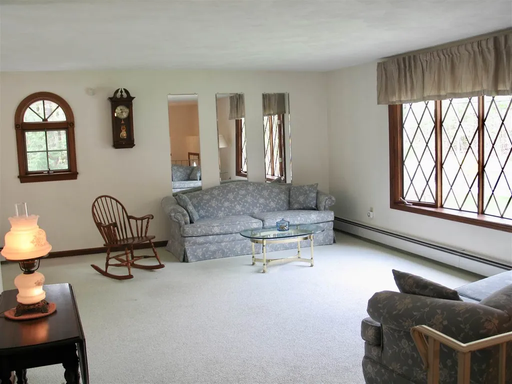 6 Woodland Drive Kingston NH 03848
