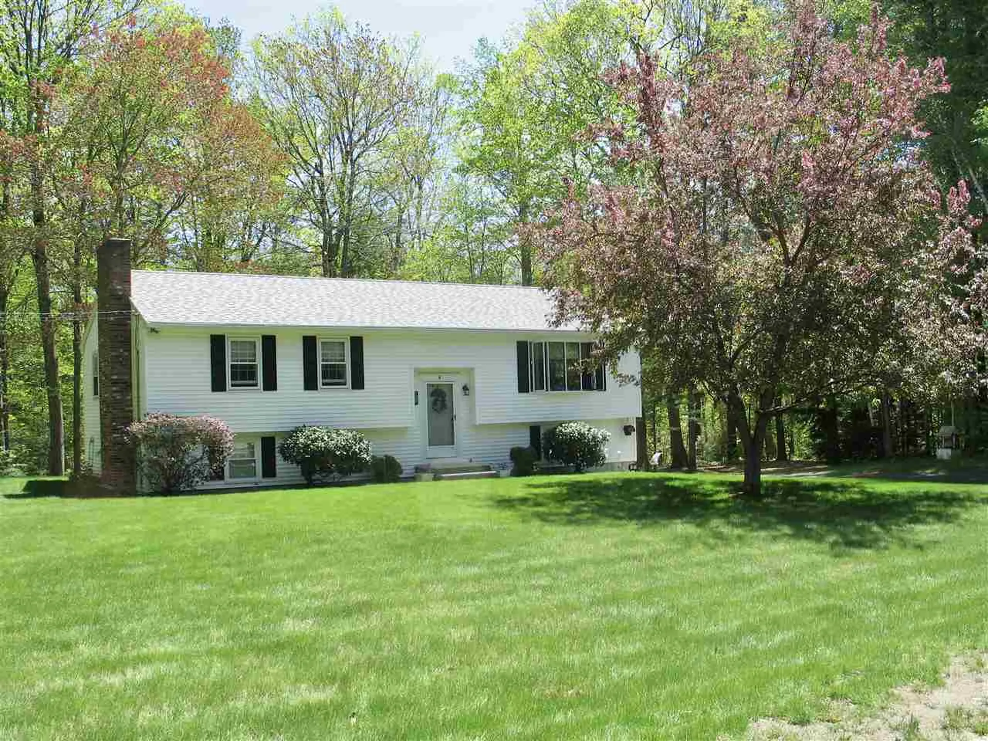 6 Woodland Drive Kingston NH 03848