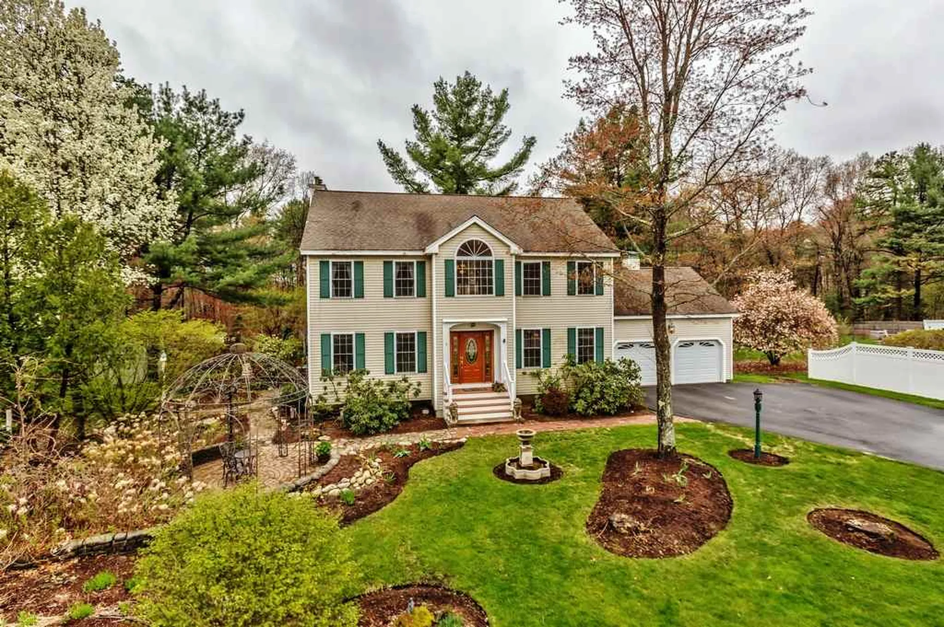 9 Homestead Road Amherst NH 03031