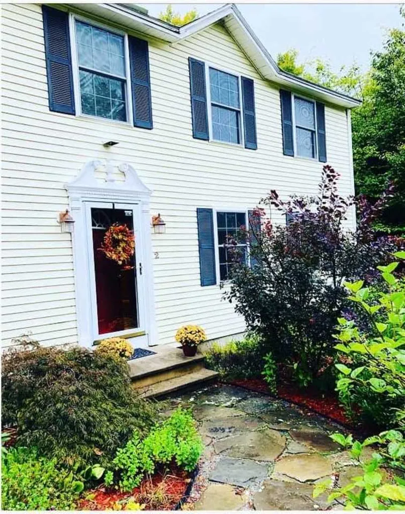 2 Madison Circle Hillsborough NH 03244