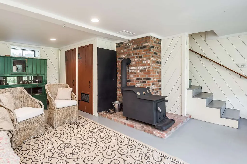 85 Guinea Road Berwick ME 03901