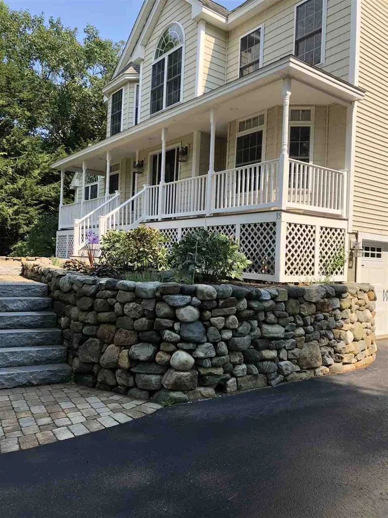35 Boulder Drive Barrington NH 03825