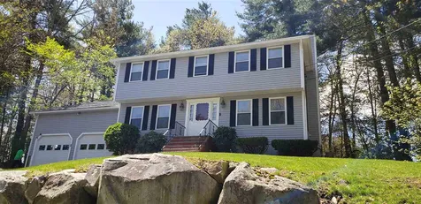 7 Holbrook Drive Nashua NH 03062