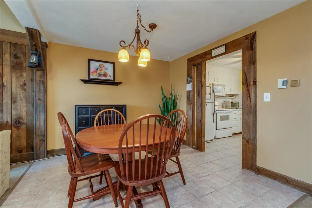 73 Old Nashua Road Londonderry NH 03053