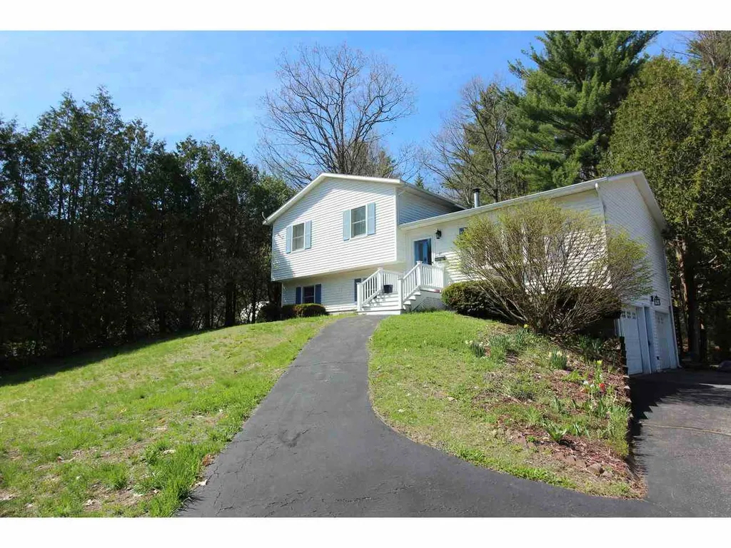 47 Logwood Circle Essex VT 05452