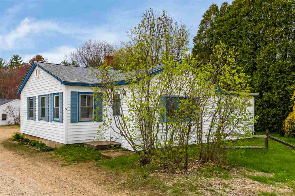 9 Apple Lane Somersworth NH 03878