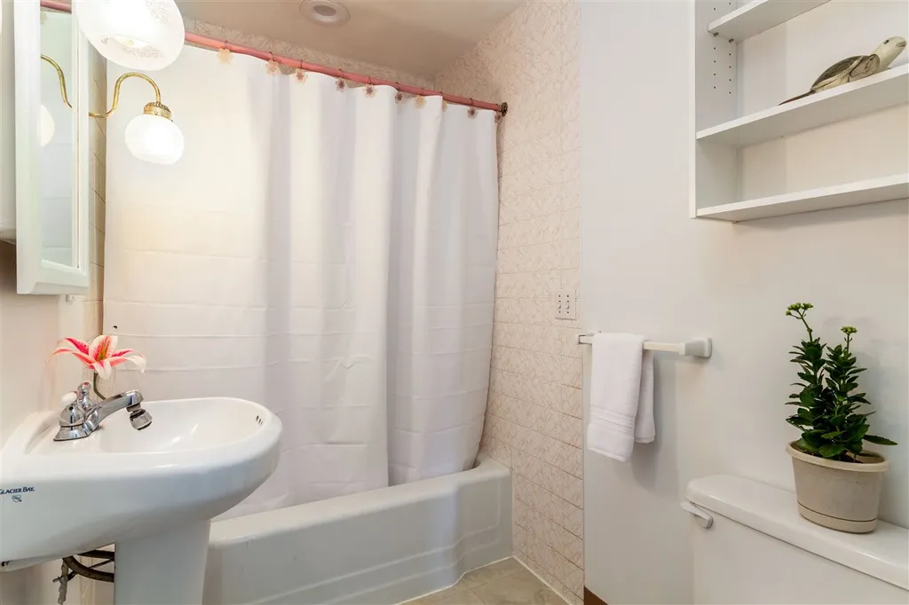 53 Pennington Drive Burlington VT 05408