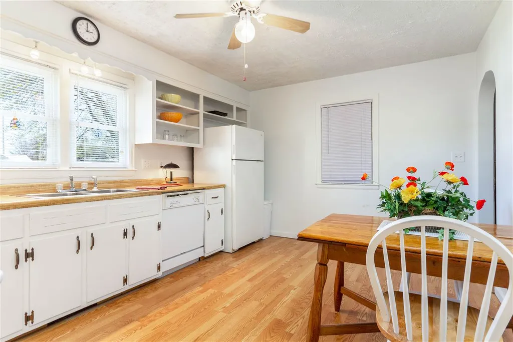 53 Pennington Drive Burlington VT 05408