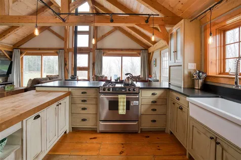 132 High Country Road Fayston VT 05673
