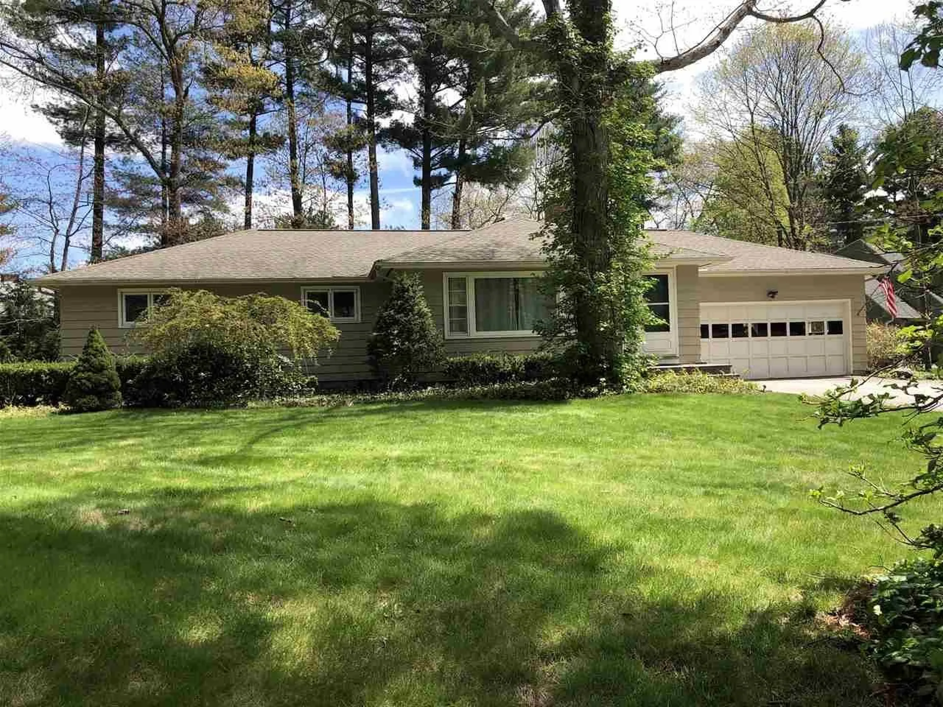 41 Woodland Drive Nashua NH 03063