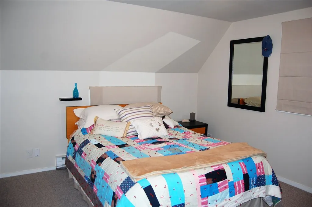 18 South Village Warren VT 05674