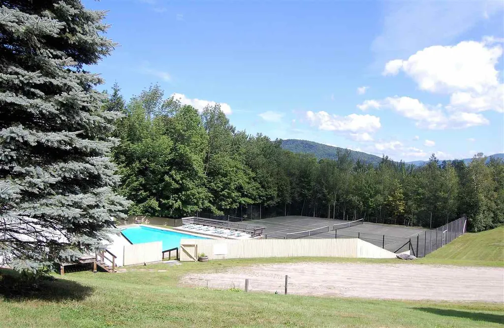 18 South Village Warren VT 05674