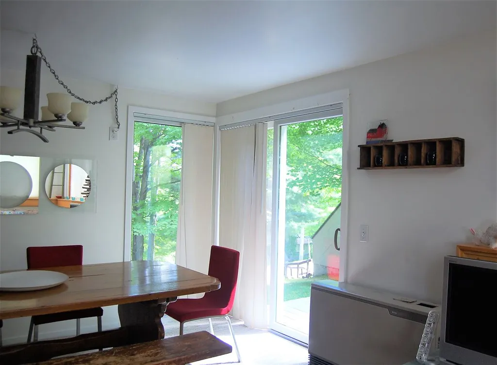 18 South Village Warren VT 05674