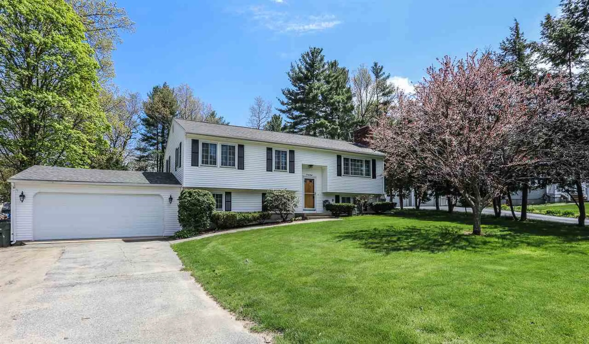 98 Glen Forest Drive Manchester NH 03109