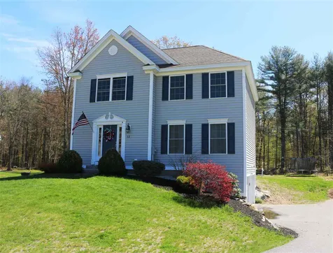 12 Boulder Court Raymond NH 03077