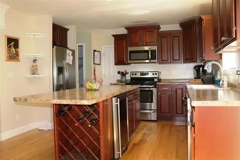 12 Boulder Court Raymond NH 03077