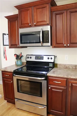 12 Boulder Court Raymond NH 03077