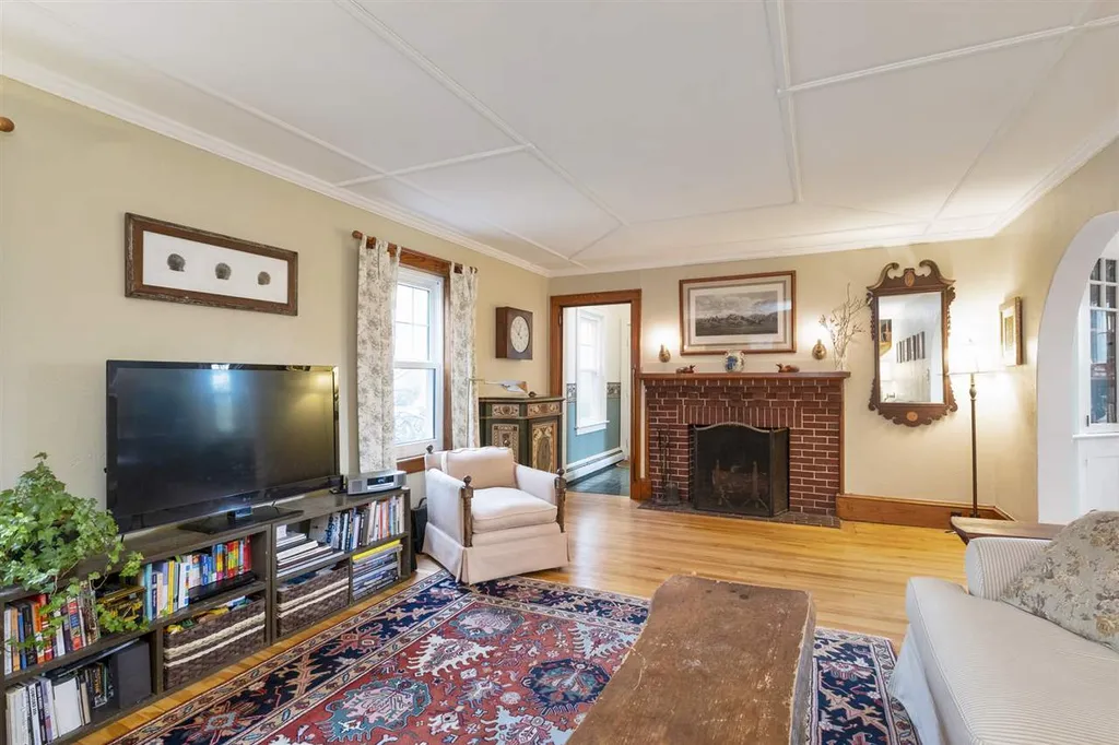 15 Chestnut Court Concord NH 03301