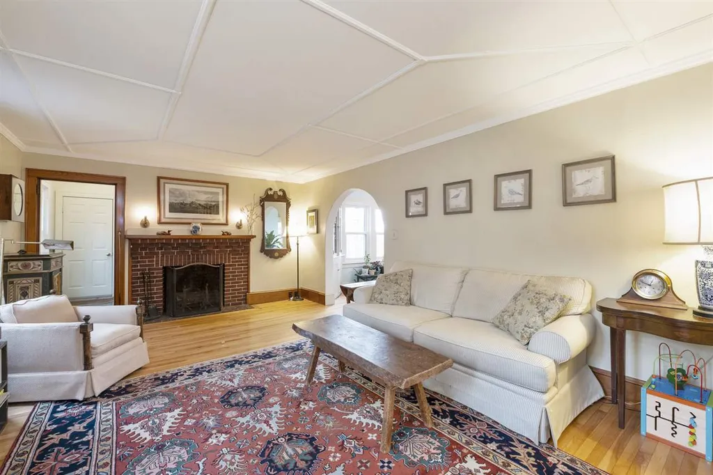15 Chestnut Court Concord NH 03301
