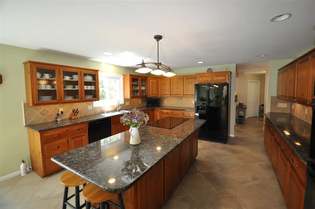 14 Sherwood Drive Hollis NH 03049