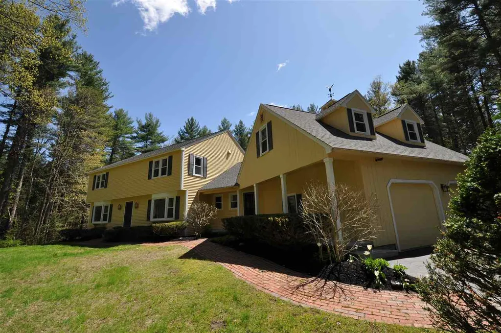 14 Sherwood Drive Hollis NH 03049