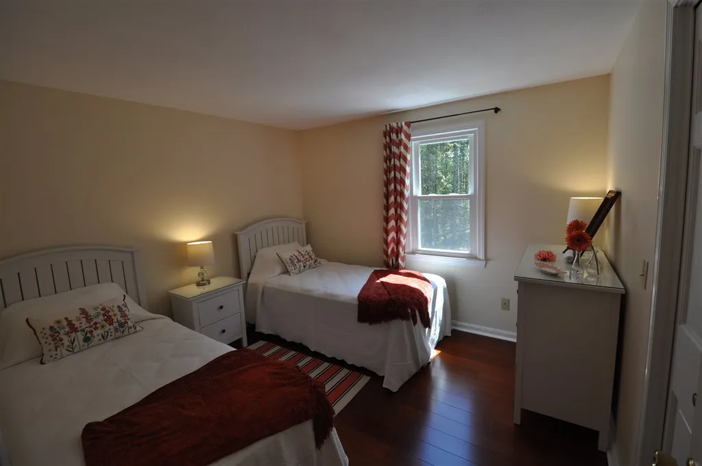 14 Sherwood Drive Hollis NH 03049