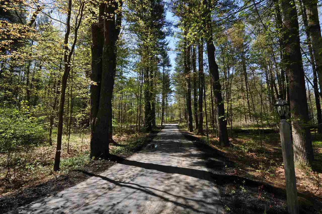 14 Sherwood Drive Hollis NH 03049