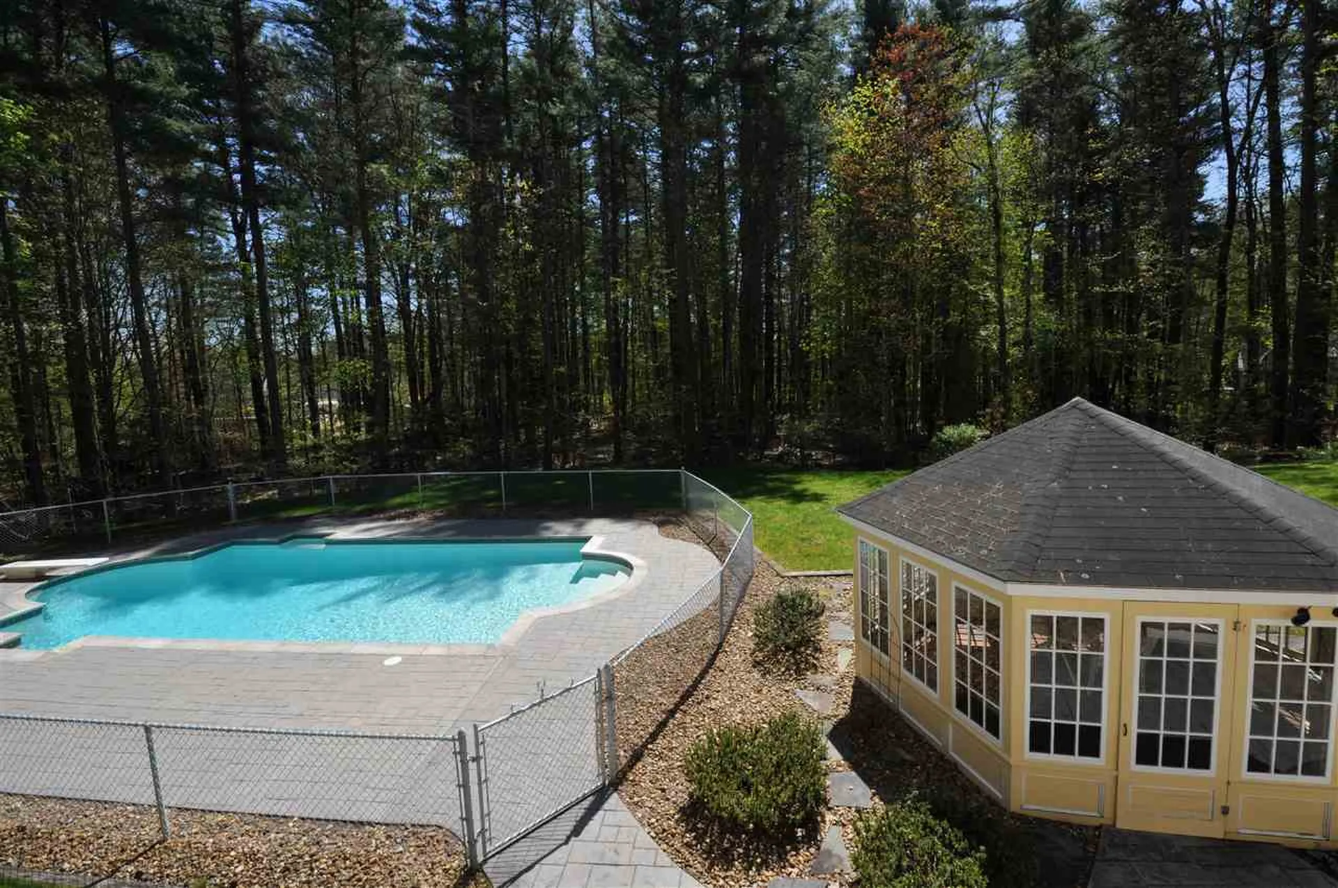 14 Sherwood Drive Hollis NH 03049