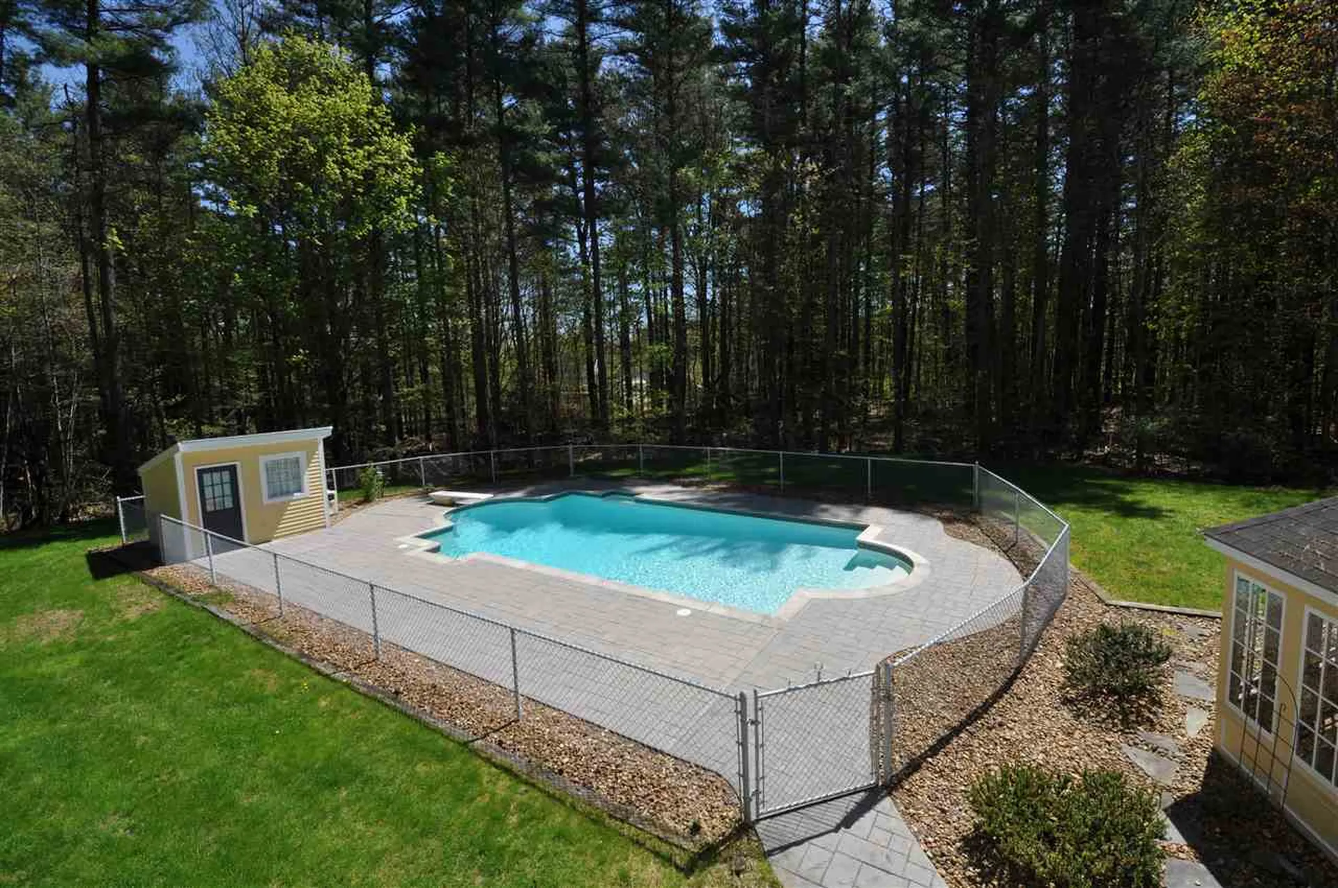 14 Sherwood Drive Hollis NH 03049