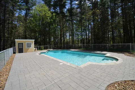 14 Sherwood Drive Hollis NH 03049