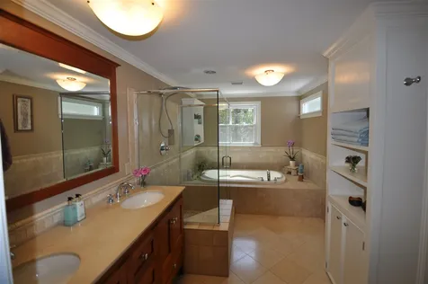 14 Sherwood Drive Hollis NH 03049