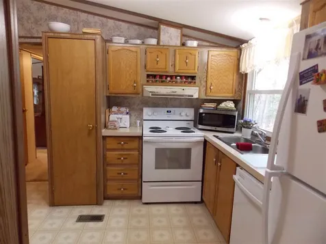 41 Hemlock Terrace Plymouth NH 03264