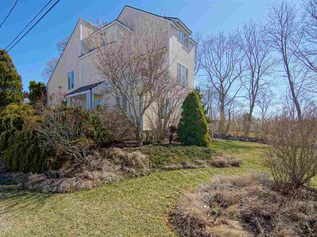 65 Foss Circle Rye NH 03870