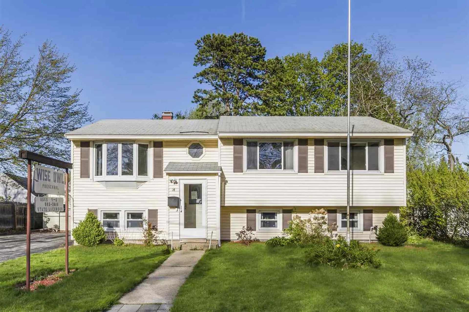 14 Kingston Drive Nashua NH 03060
