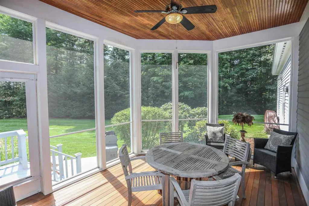 10 Checkerberry Lane Concord NH 03301