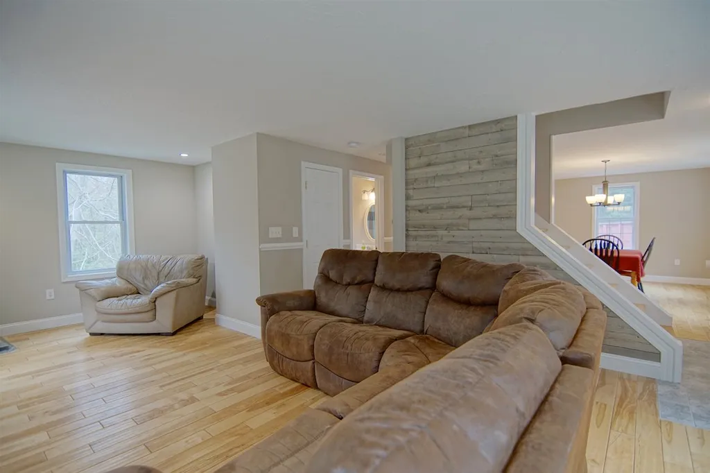 90 Oakwood Drive Northwood NH 03261