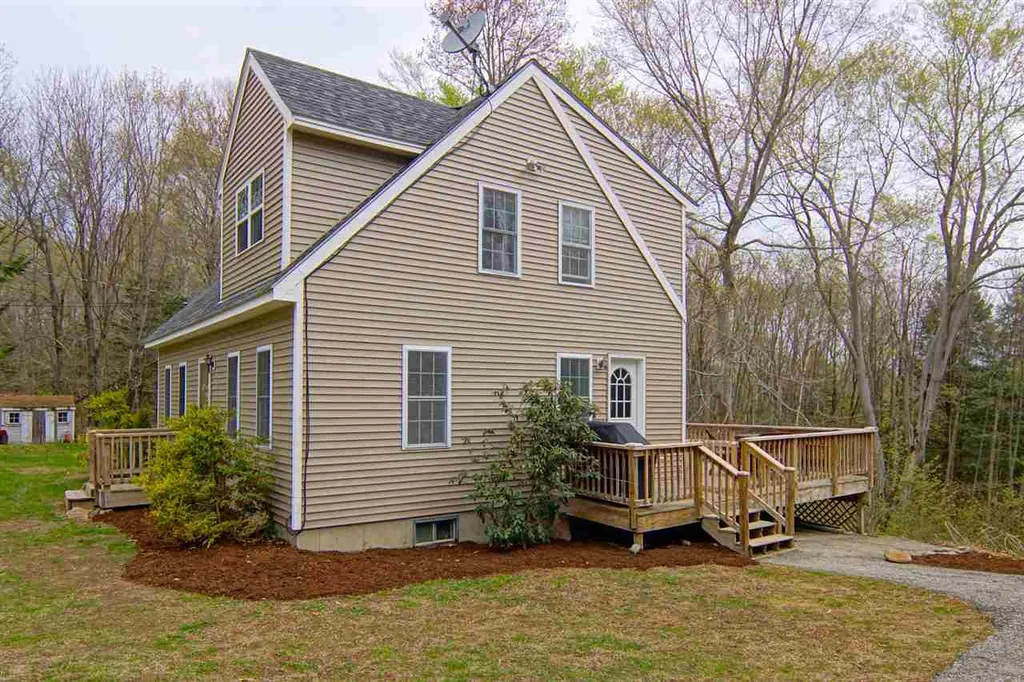 90 Oakwood Drive Northwood NH 03261