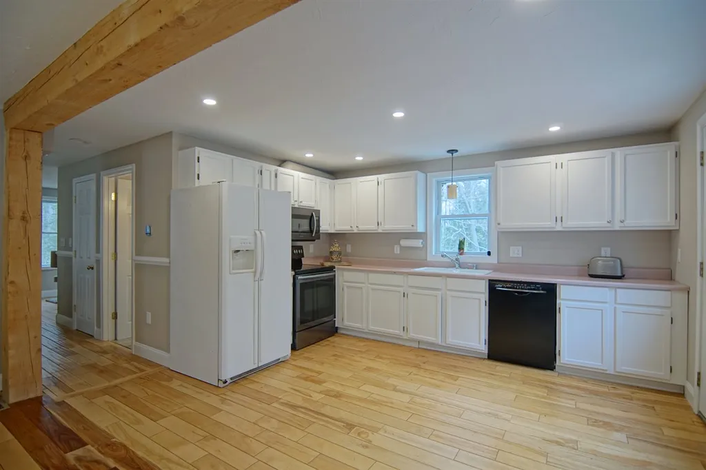 90 Oakwood Drive Northwood NH 03261
