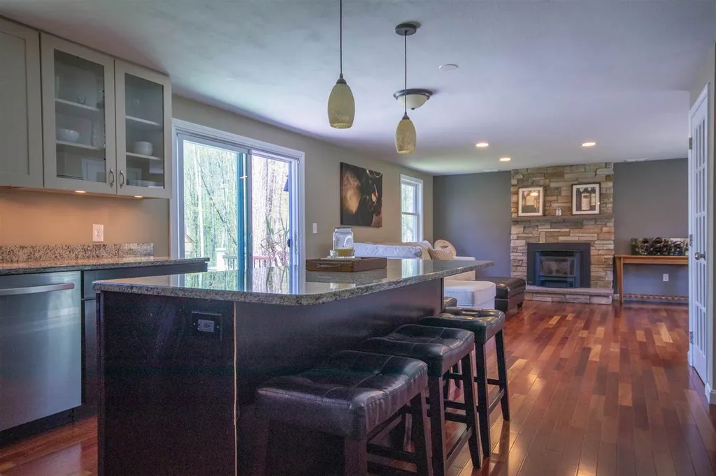 27 Dahl Road Merrimack NH 03054