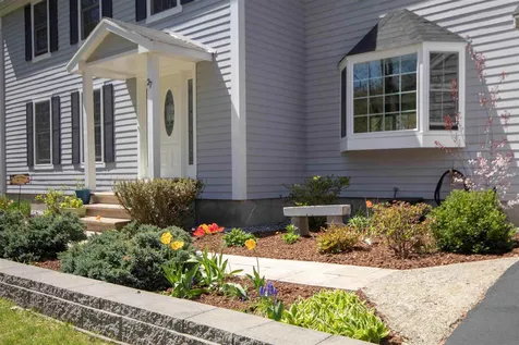 27 Dahl Road Merrimack NH 03054