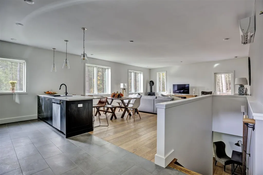 1047 Willard Road Hartford VT 05059