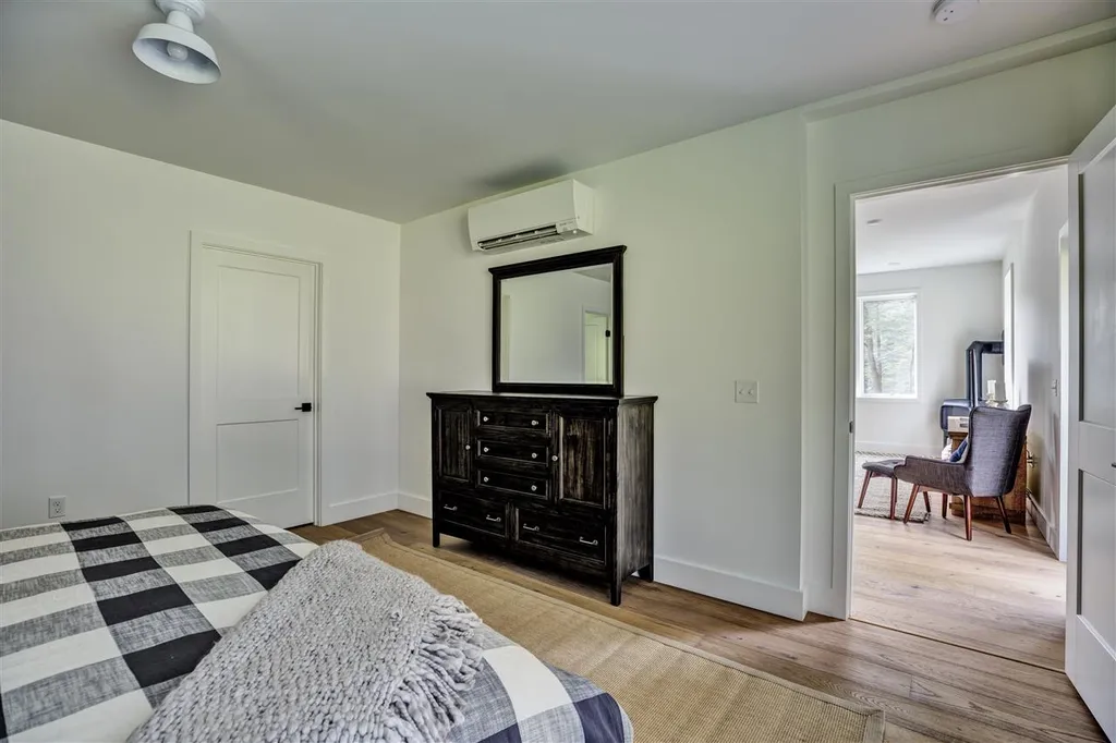 1047 Willard Road Hartford VT 05059