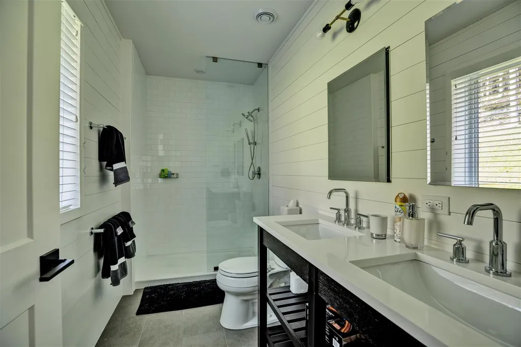 1047 Willard Road Hartford VT 05059