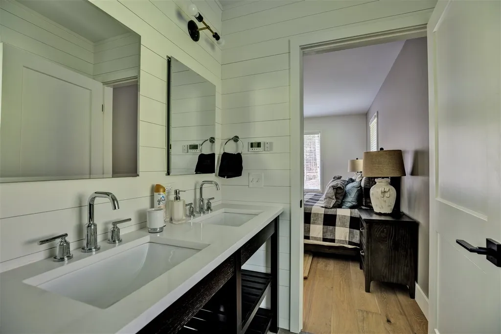 1047 Willard Road Hartford VT 05059