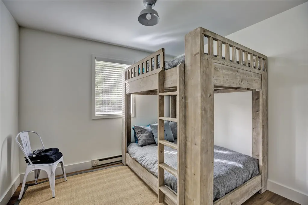 1047 Willard Road Hartford VT 05059